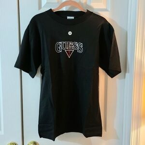 NWOT Short Sleeve Tee - GUESS
